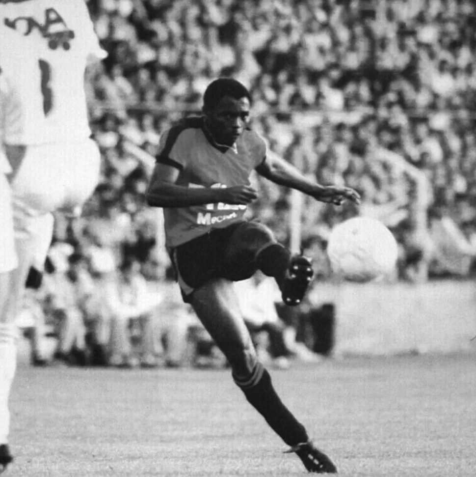 Stade Rennais F.C. 1984 - 85 Retro Voetbalshirt